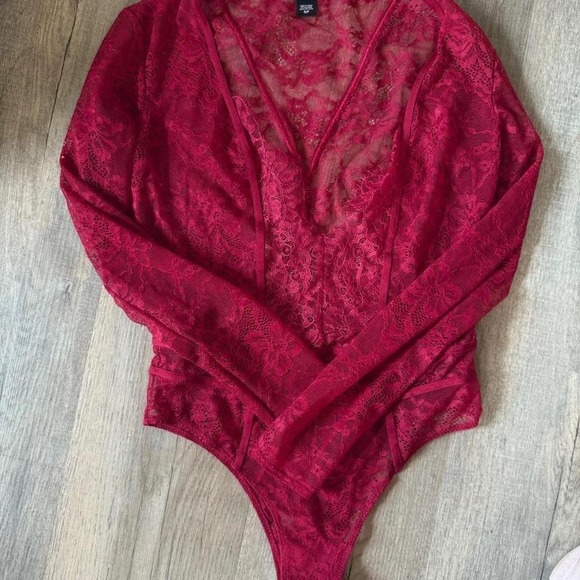Victorias Secret Red Lace Long Sleeve Plunging V Neck Bodysuit S P - Picture 3 of 6